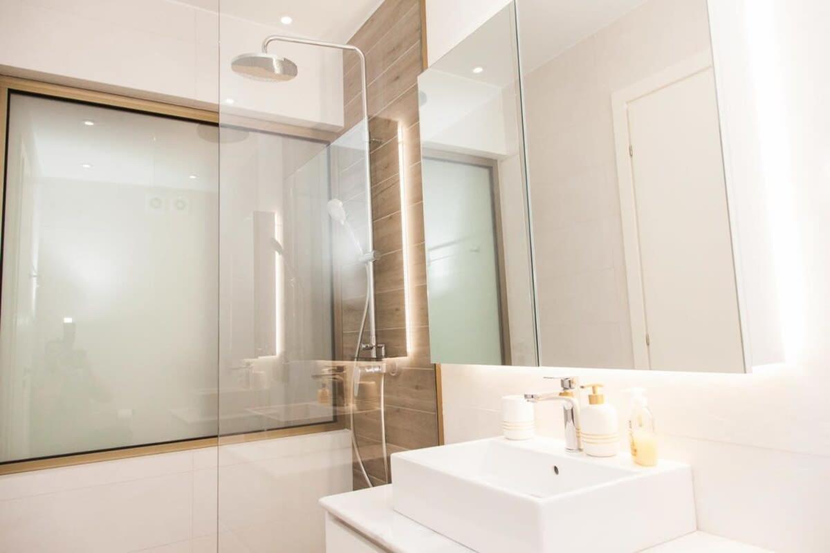 Comfortable 2 Bd Apt Near Sintagma Square أثينا المظهر الخارجي الصورة